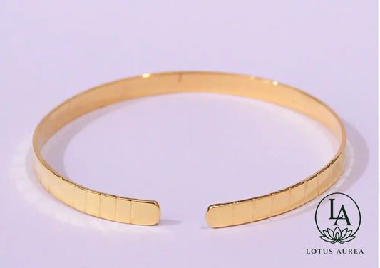 18K Gold-Plated Hammered Texture Bangle - Bangle